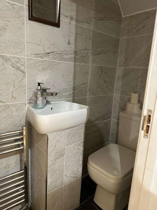 Adam'S Place, Watford Wd17 2Py Villa Екстериор снимка