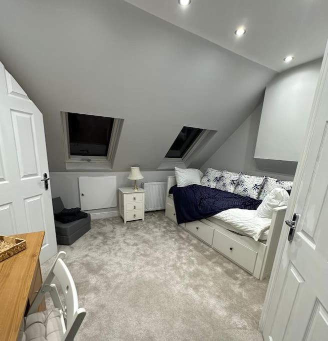 Adam'S Place, Watford Wd17 2Py Villa Екстериор снимка