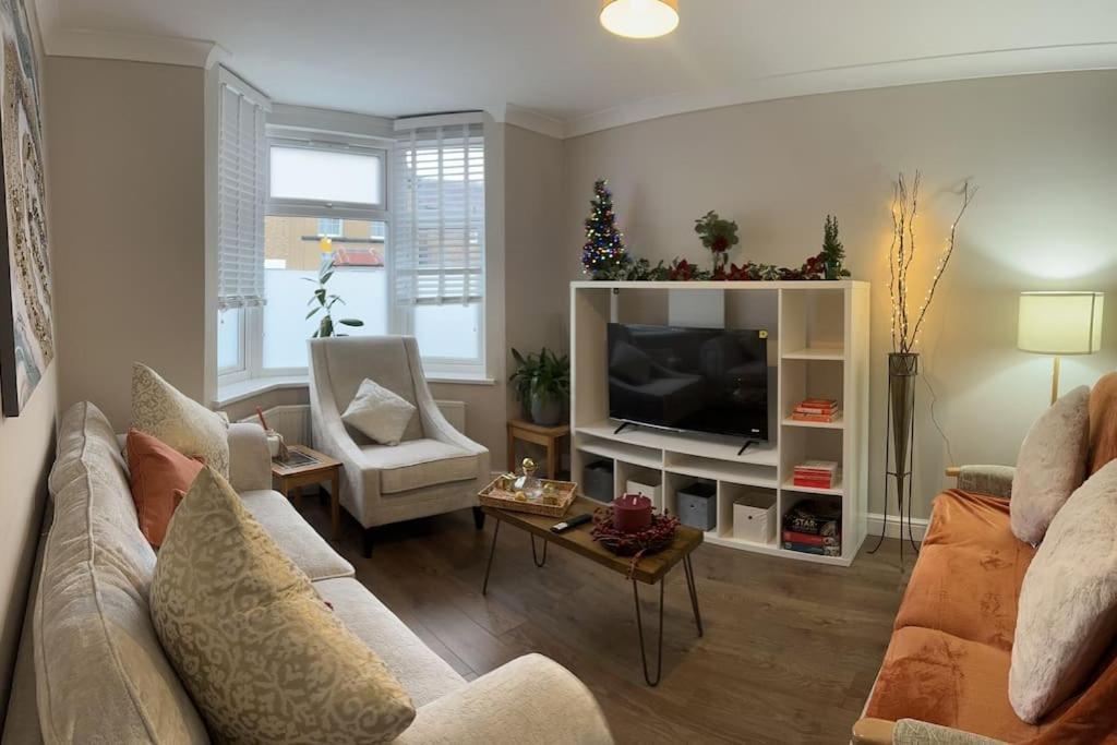 Adam'S Place, Watford Wd17 2Py Villa Екстериор снимка